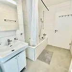 Apartment Great In *
